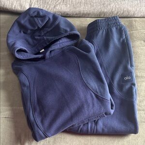 Alo sweatsuit